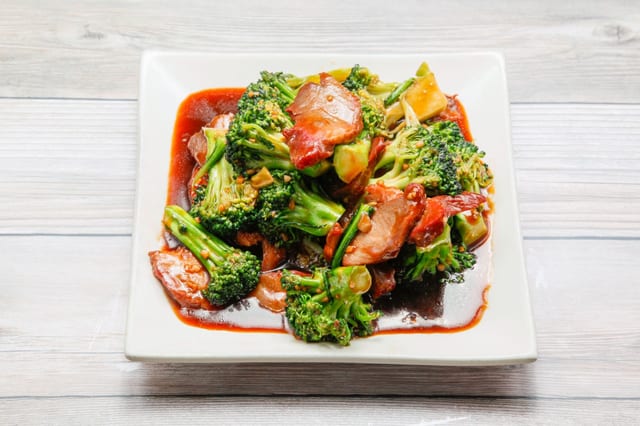 Sliced BBQ pork with broccoli (lunch) / 叉烧芥兰(午).
