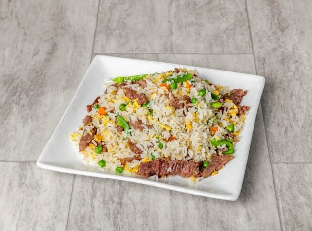 Pepper beef fried rice / 青椒牛肉炒饭.