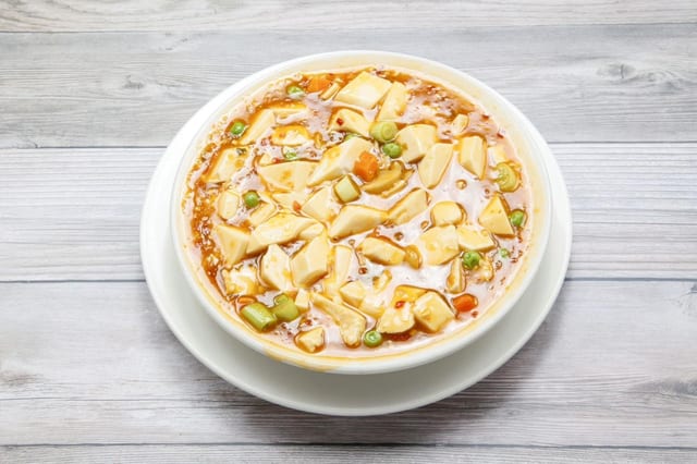 Ma bo bean curd (with beef) / 麻婆豆腐.